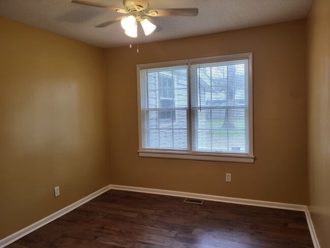 Building Photo - 3914 Mc Vay St SW