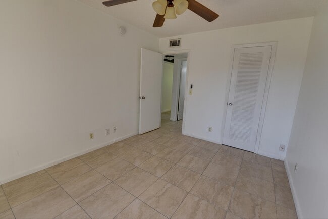 Building Photo - 89 Canterbury D