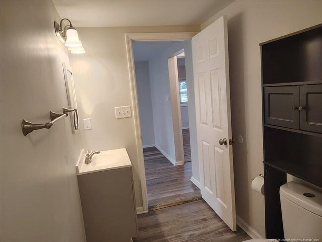 Building Photo - 508 Hobbs St