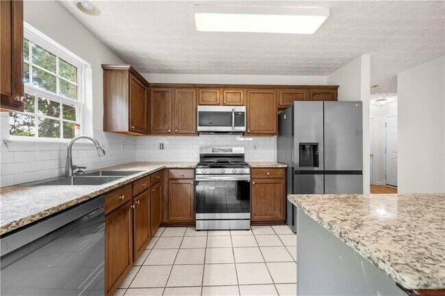 Building Photo - 3740 Crescent Walk Ln NE