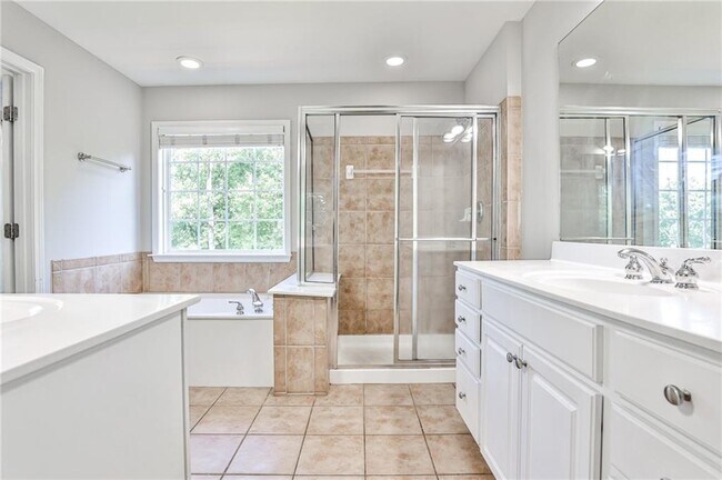 Building Photo - 1655 Wehunt Pl