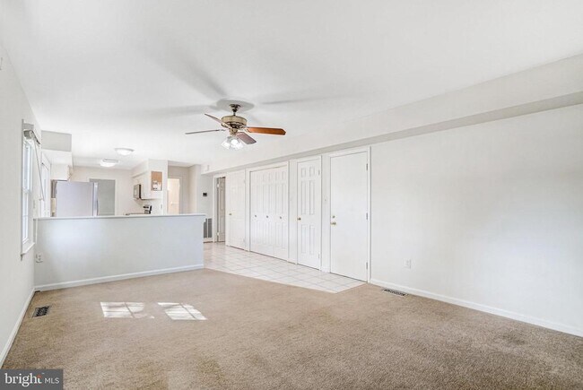 Building Photo - 6031 Mayfair Ln