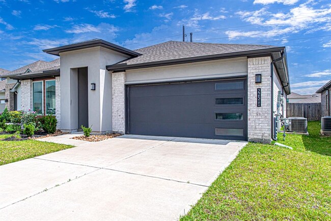 Building Photo - 22511 Petrizzi Ln