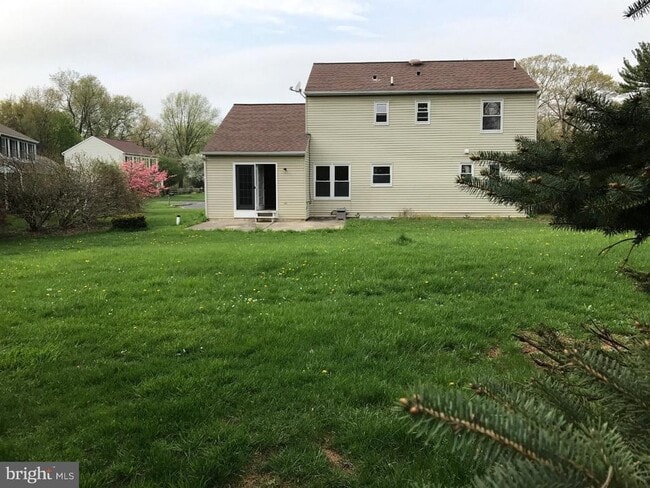 Building Photo - 2 Corwen Terrace W