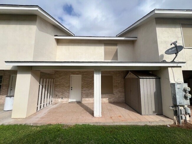 Building Photo - 8911 McPherson Rd