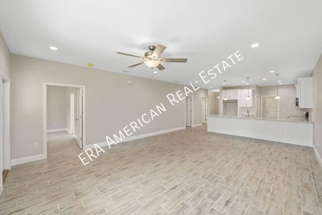 Building Photo - 721 Fairview Dr
