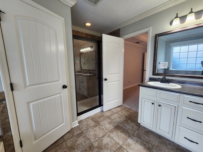 Building Photo - Modern Comfort in Nelson Hill – 3BR/2BA wi...
