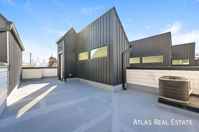 Building Photo - 2016 N Bryant St