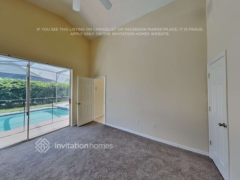 Building Photo - 16725 Rolling Green Dr