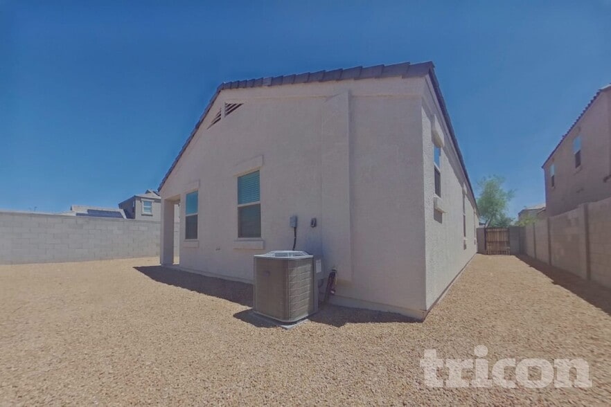 Building Photo - 30900 W Picadilly Rd