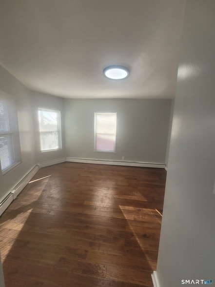 Building Photo - 2304 Barnum Ave