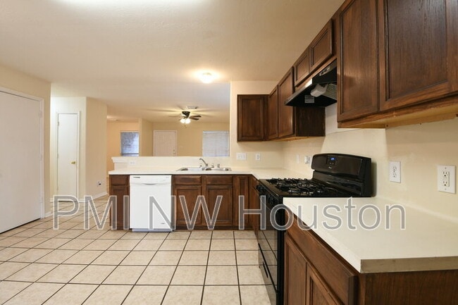 Building Photo - 8611 Texas Acorn Ave