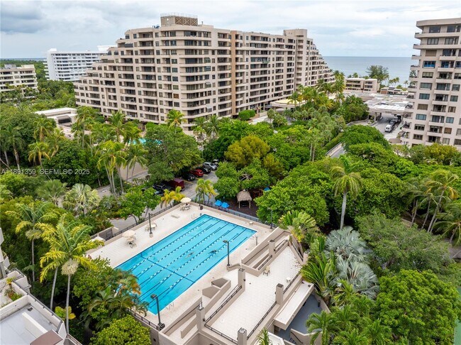 Building Photo - 101 Crandon Blvd