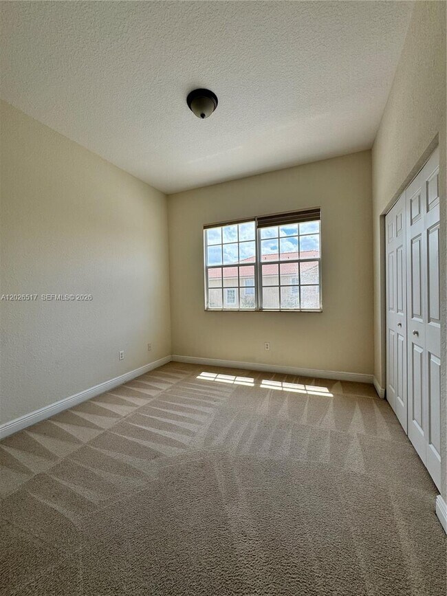 Building Photo - 5819 Hampton Hills Blvd