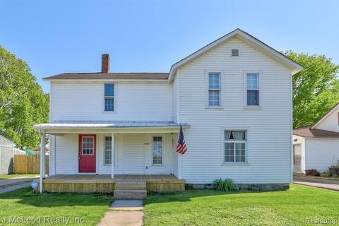 Building Photo - 4689 Center St