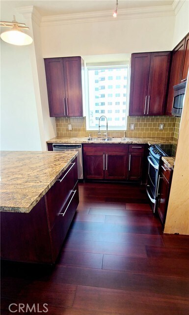 Building Photo - 488 E Ocean Blvd