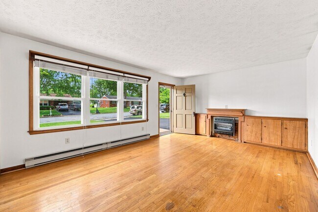 Building Photo - 15 Eavers Cir