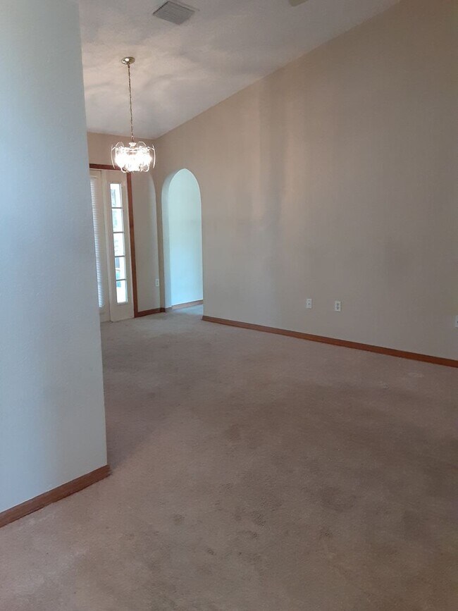 Building Photo - Centrally Located Corner Lot