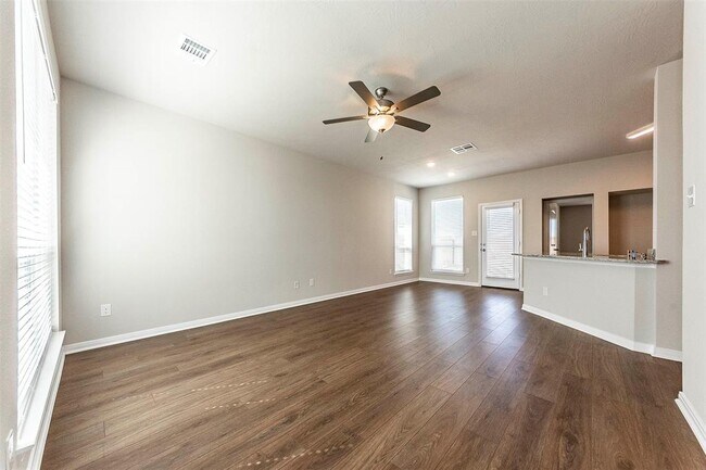 Building Photo - 8220 Tourmaline Wy