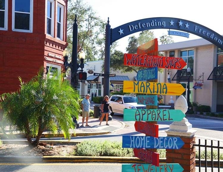 Building Photo - 1490 San Helen Dr