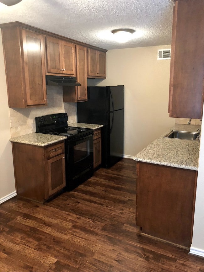 1008 N HOUSTON Ave 1008 N HOUSTON Ave LIVINGSTON TX 77351 Apartment