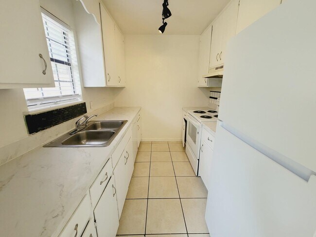 Building Photo - 3209 Hester Dr