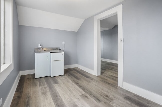 Building Photo - 1910 Shelby Ave