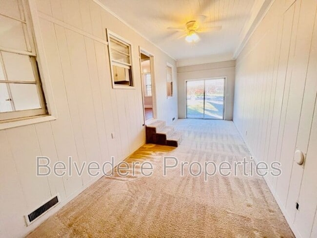 Building Photo - 616 S Holden Rd