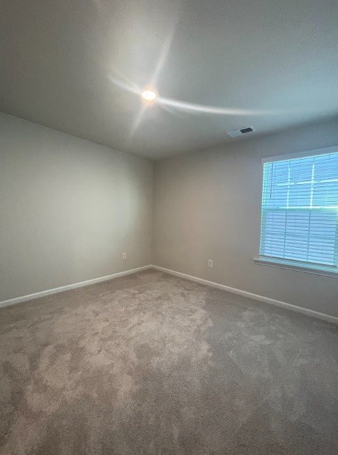 Building Photo - Spacious 4 Bed, 3.5 Bath Home with 2895 Sq...