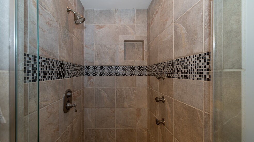 Building Photo - 3808 W 83rd Ter