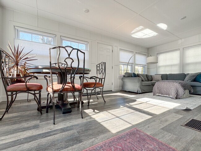 Sunroom Living/Dining room - 12 Lincoln St