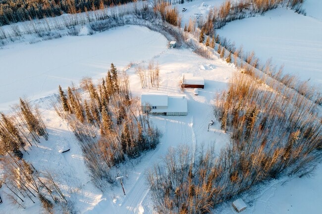 Building Photo - Spacious 5 Bedroom Home on 6 Acres – North Pole, Alaska