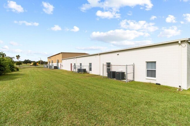 Building Photo - 926 Quincy St