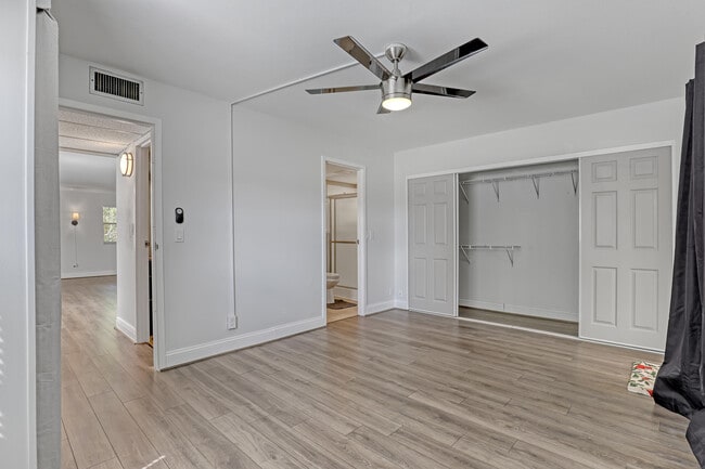 Building Photo - 611 Saxony Ln