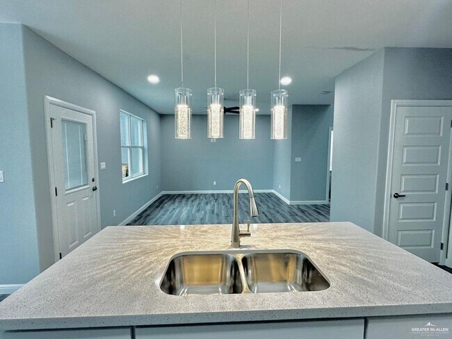 Building Photo - 19 N Crown Point