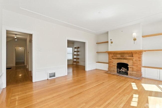 Building Photo - 3460 Pierce St