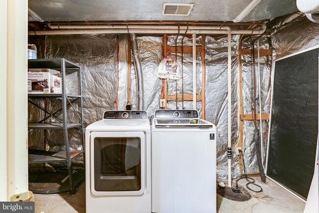 Building Photo - 6388 New Haven Ct