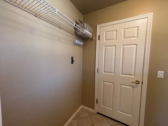Building Photo - HOME FOR RENT IN SUN RIVER