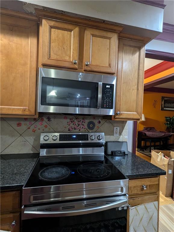 Building Photo - 815 Earlham Dr