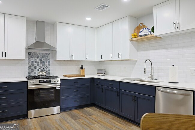 Building Photo - 2184 Skye Isles Pass SE