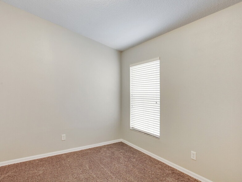 Building Photo - 926 Lake Shore Ranch Dr