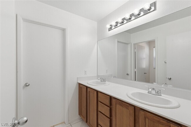 Building Photo - 3245 Aiken Way