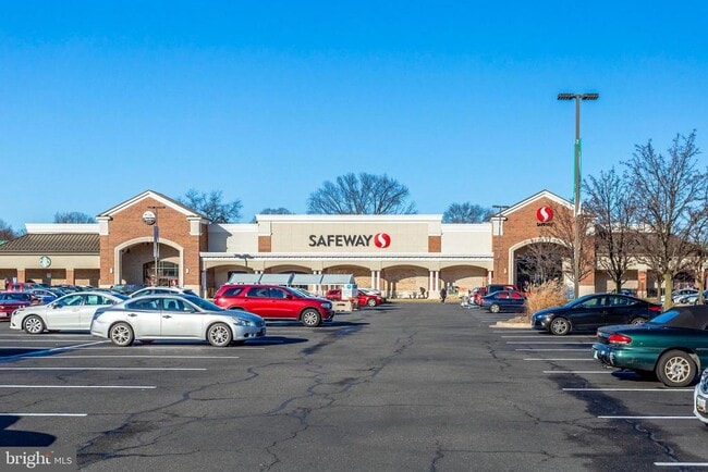 Building Photo - 6620 Potomac Ave