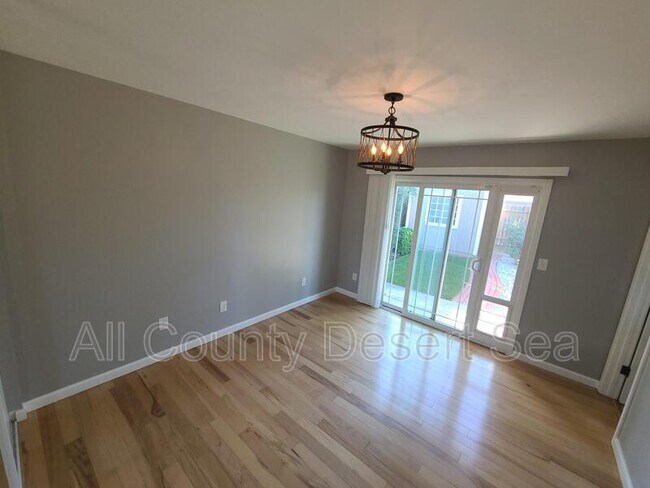 Building Photo - 17821 San Leandro Ln