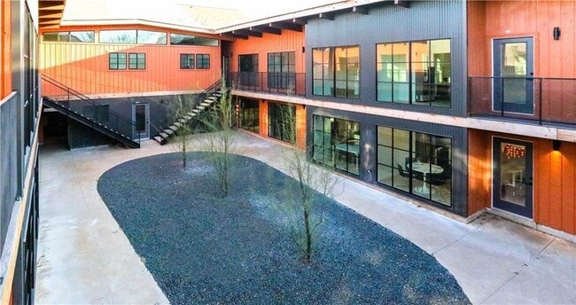 Building Photo - 400 E 30th St