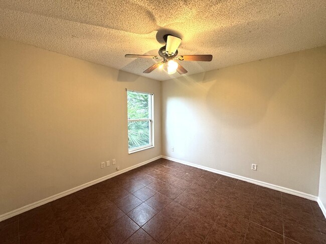 Building Photo - 2728 Corrigan Dr