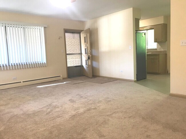 Building Photo - 725 Busse Hwy