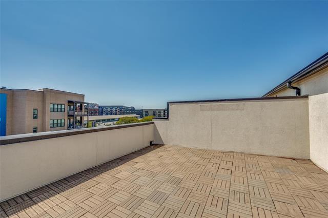 Building Photo - 2135 Marilla St