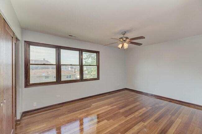 Building Photo - 1400 N 22nd Ave