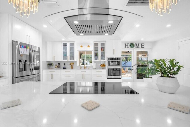 Building Photo - 252 Malibu Cir